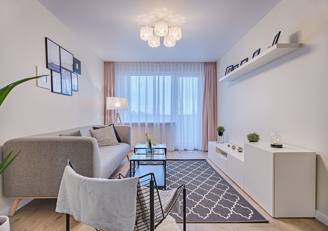 How to decorate a small living room?