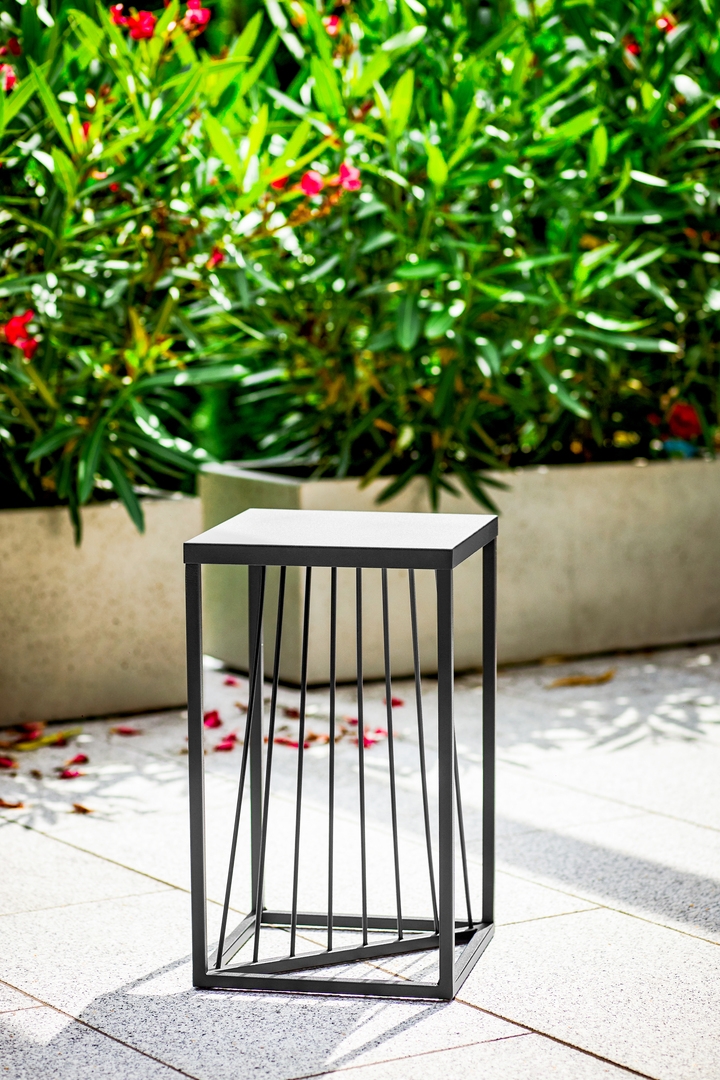 River plant stand 40 - interior arrangement