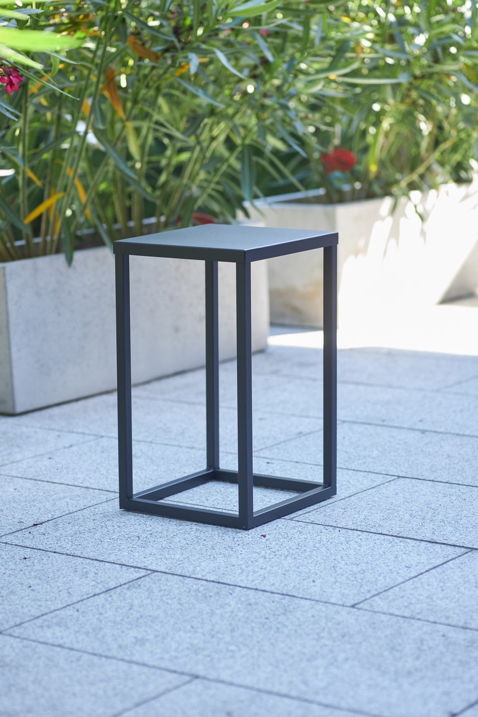 Plant stand with shelf 40 - interior arrangement