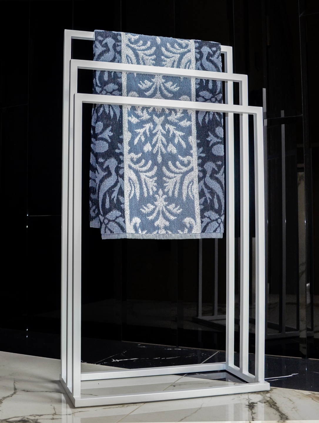 Towel rack 3-tier - interior arrangement