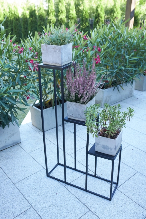 Simple step plant stand - interior arrangement