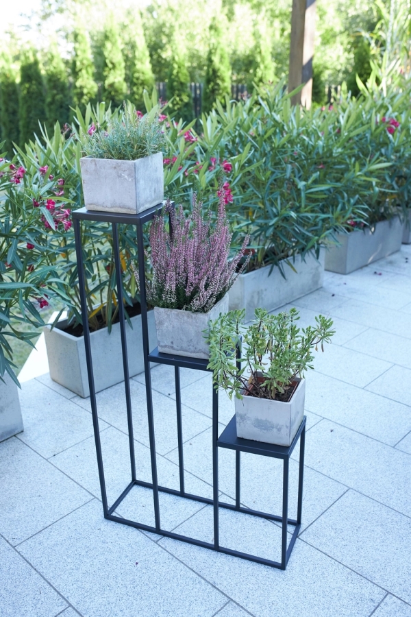 Simple step plant stand - interior arrangement