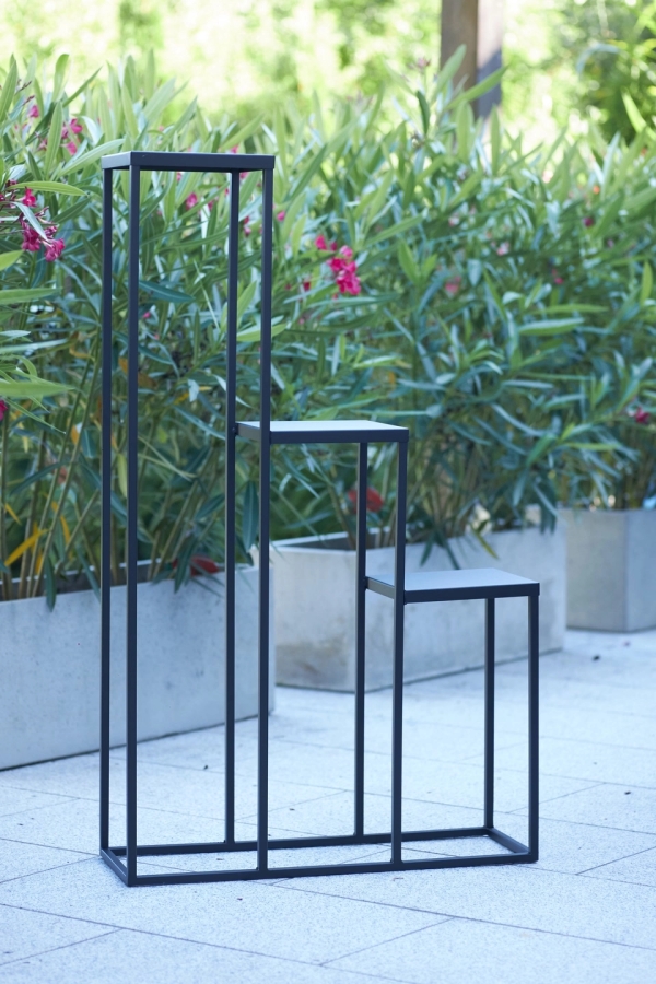 Simple step plant stand - interior arrangement