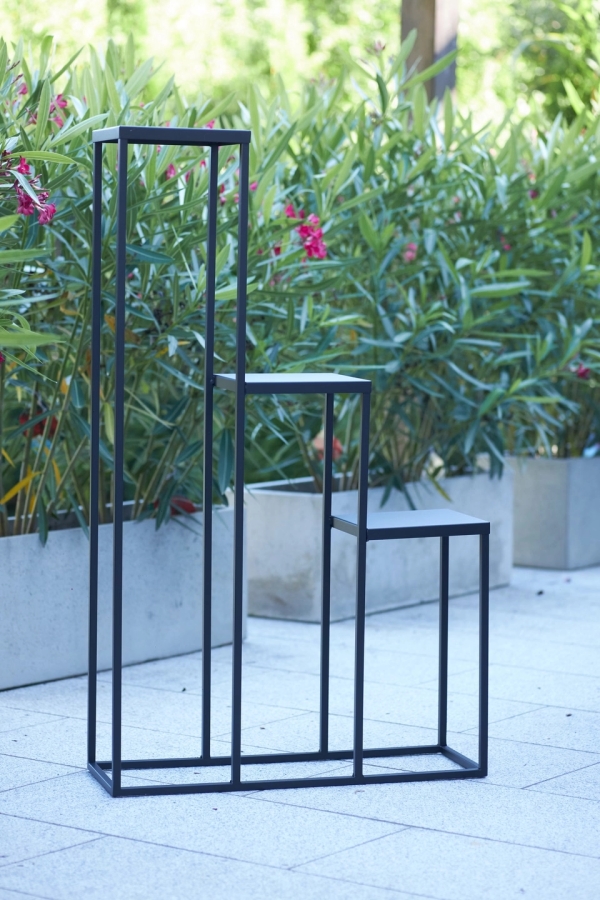 Simple step plant stand - interior arrangement