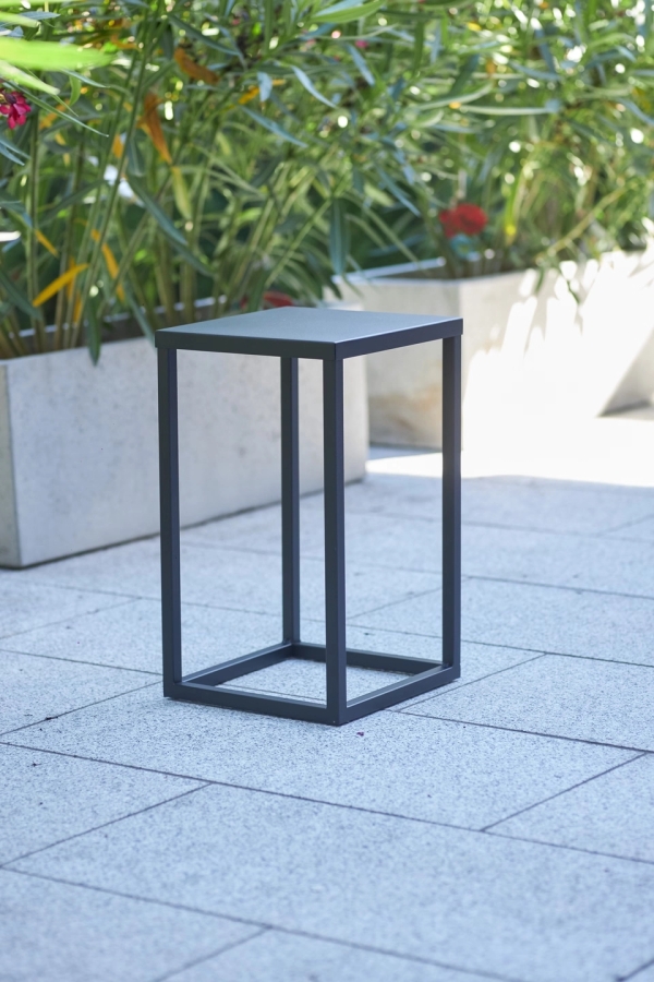 Plant stand with shelf 40 - interior arrangement